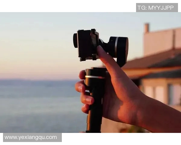 年轻成名的足球明星们如何在聚光灯下保持自我与激情的平衡