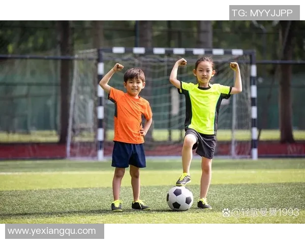 模仿足球明星经典进球瞬间的视频合集带你重温激情与荣耀